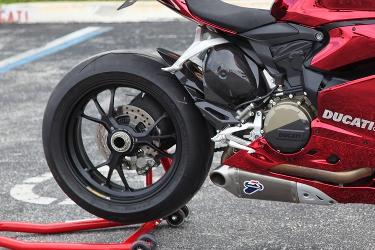 Sieu moto Ducati 1199 Panigale R ban do Cromata Rossa-Hinh-10